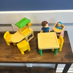 Little Tikes Dollhouse dad and baby Figure and kitchen set Doll Vintage 90's